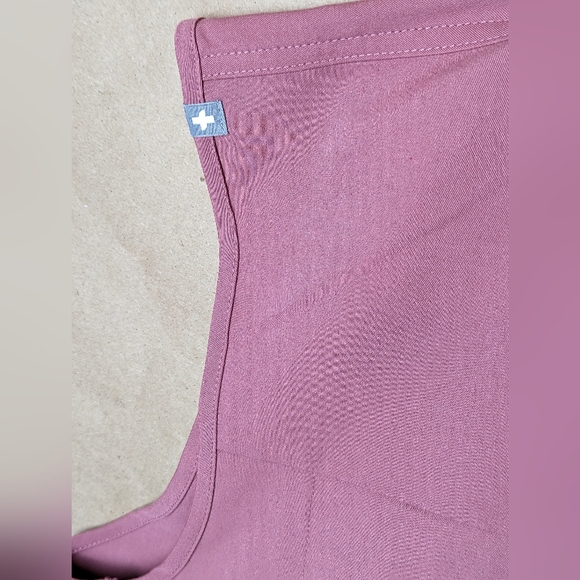 Figs Rafaela Silhouette Oversized Scrub Top w/ Chest Pockets - Mauve & Neon Pink - Picture 8 of 11